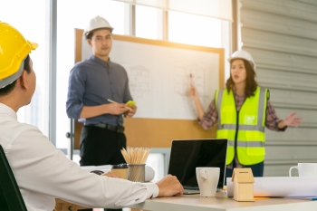 Szkolenia BHP - jak często trzeba je powtarzać? Praktyczny harmonogram